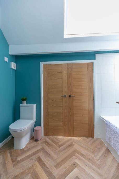 Central Medieval Grid Unique Home With Gated Parking Bury St. Edmunds エクステリア 写真