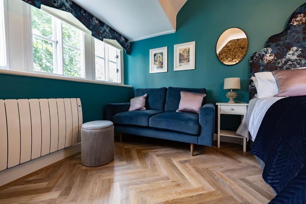 Central Medieval Grid Unique Home With Gated Parking Bury St. Edmunds エクステリア 写真