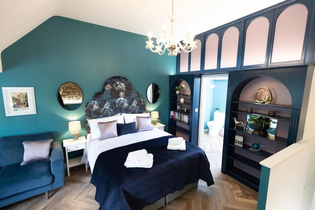 Central Medieval Grid Unique Home With Gated Parking Bury St. Edmunds エクステリア 写真