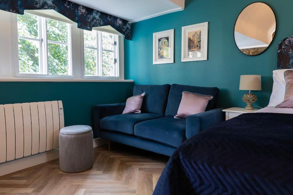 Central Medieval Grid Unique Home With Gated Parking Bury St. Edmunds エクステリア 写真