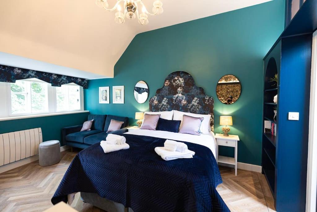 Central Medieval Grid Unique Home With Gated Parking Bury St. Edmunds エクステリア 写真